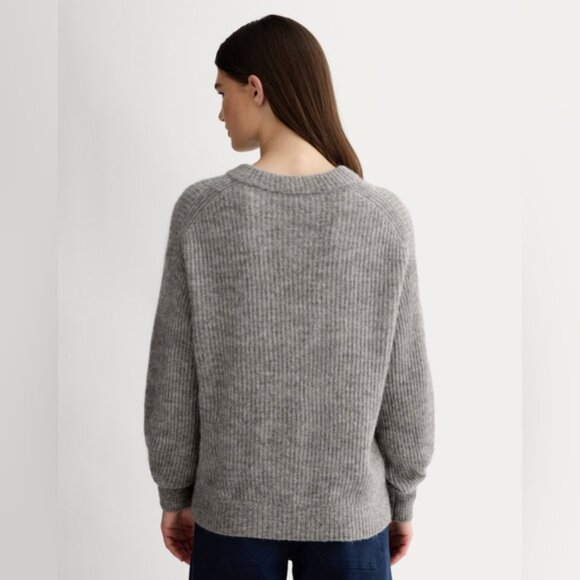 NWOT Everlane The Cocoon Crew in Alpaca Size Medium - Picture 5 of 12